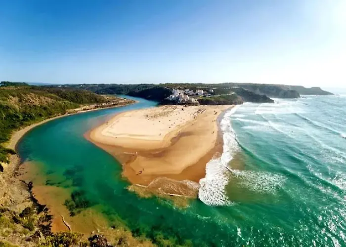 Stylish Beachfront Escape . Steps To . Wifi * Portimão