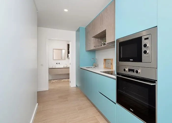 Apartment Stylish Beachfront Escape . Steps To . Wifi *