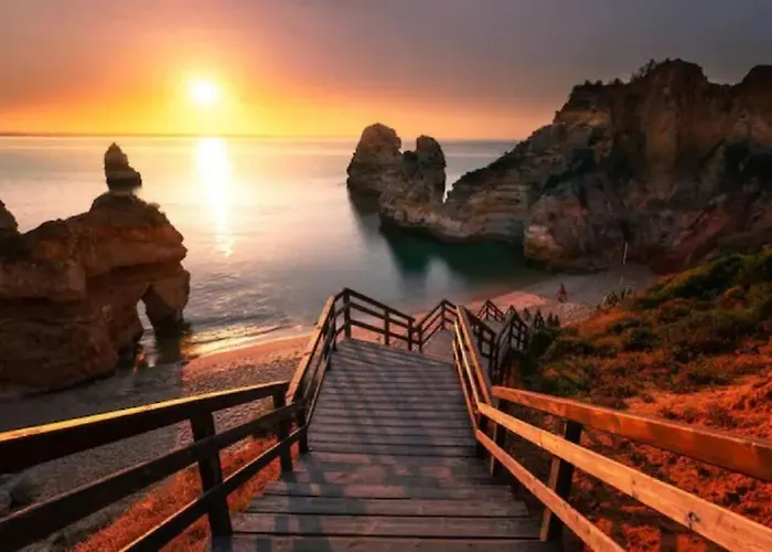 Stylish Beachfront Escape . Steps To . Wifi Portimão