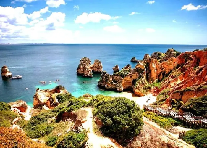 Apartment Stylish Beachfront Escape . Steps To . Wifi