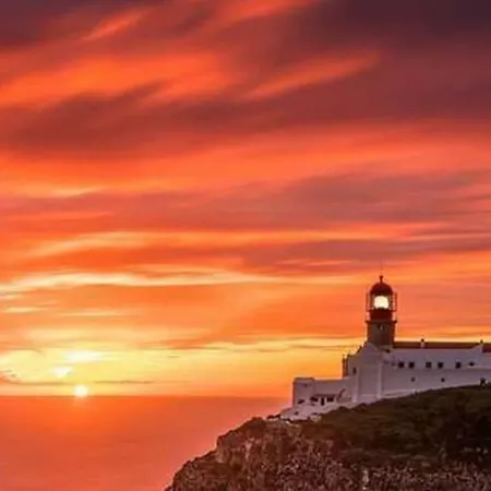 Stylish Beachfront Escape . Steps To . Wifi Portimão