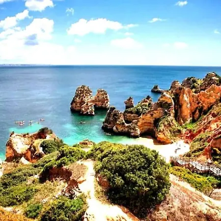 Apartman Stylish Beachfront Escape . Steps To . Wifi