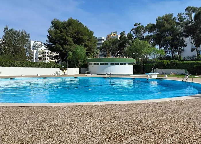 Stylish Beachfront Escape . Steps To . Wifi Lägenhet Portimão