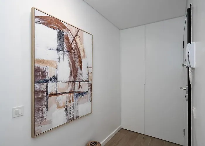 Stylish Beachfront Escape . Steps To . Wifi Lägenhet *