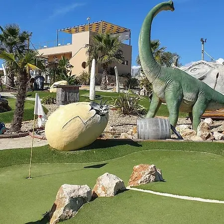 Stylish Beachfront Escape . Steps To . Wifi Portimão